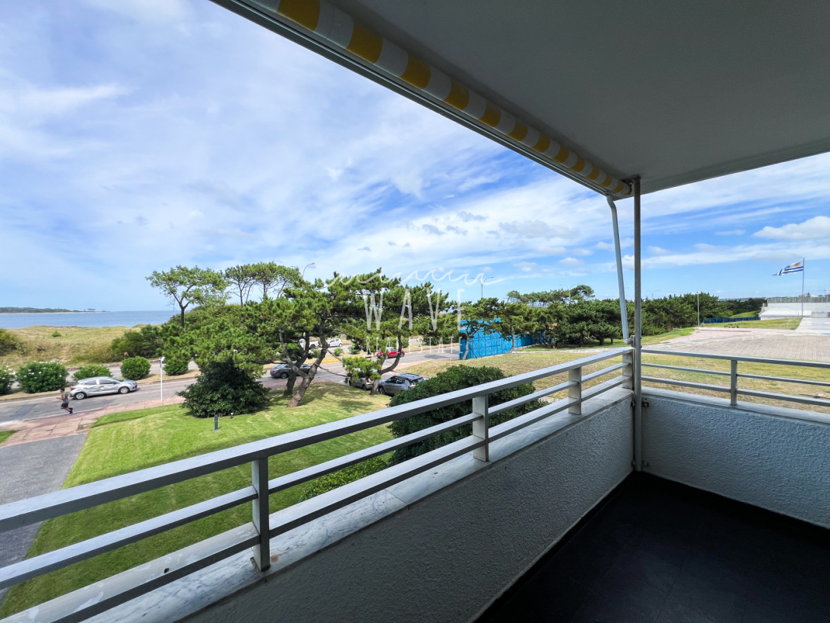 Apartamento ID.5416 - Oportunidad apartamento 3 dormitorios primera línea playa mansa 