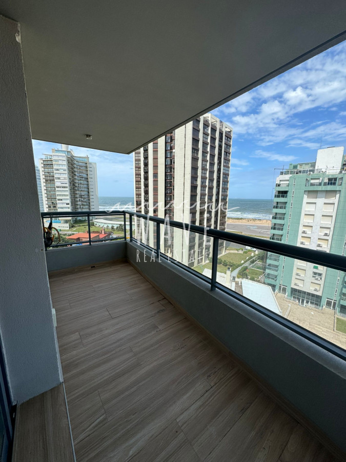 Apartamento ID.4859 - Venta de Apartamento con 2 dormitorios a pasos de playa brava