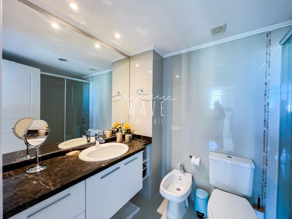 Apartamento ID.5027 - Venta en exclusividad, apartamento de 3 dormitorios en Punta del Este