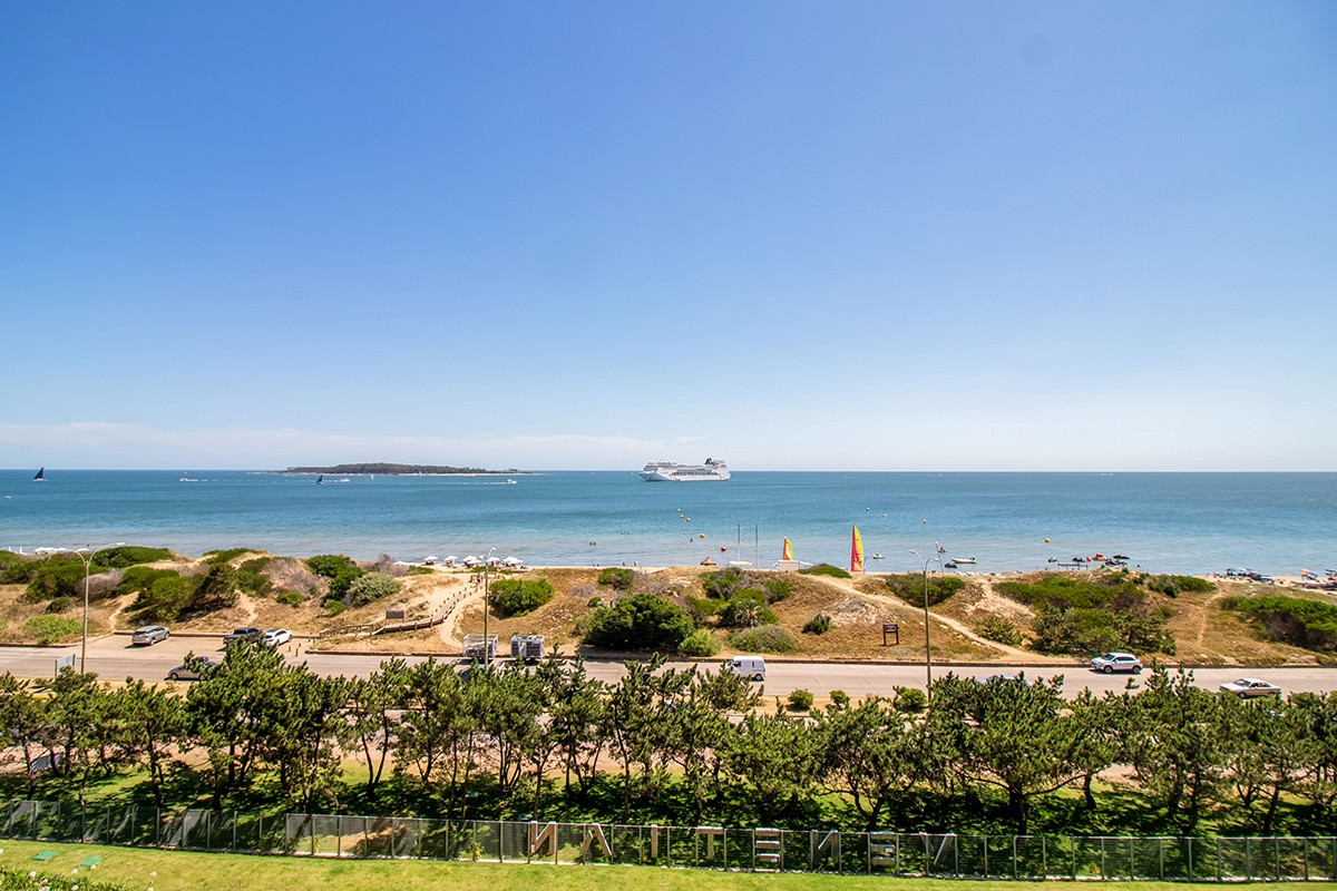 Venta departamento 3 Dorm playa mansa, Punta del este