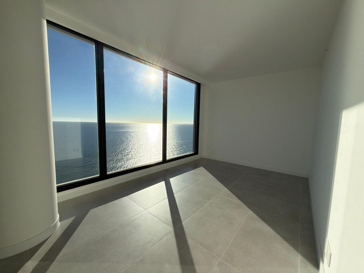 Venta Espectacular Penthouse, primera fila playa mansa