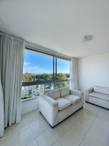 Venta de apartamento 3 dormitorios frente a punta shopping