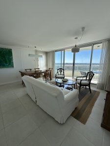 Alquiler anual departamento Punta del Este, Brava y Roosevelt, Penthouse duplex 