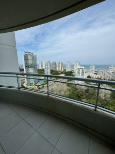 Alquiler de verano, departamento de 2 dormitorios en Playa brava, Punta del este 