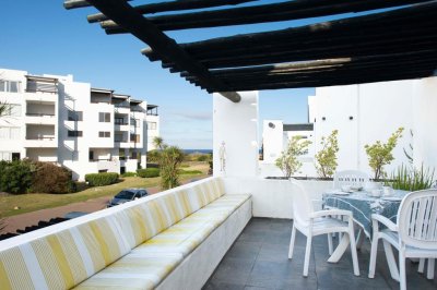 Alquiler de verano apartamento 3 dormitorios en primera  linea playa brava