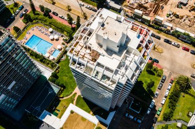 Venta, Penthouse, con 4 dormitorios + dep. servicio en Punta del este, terraza con vista panorámica 