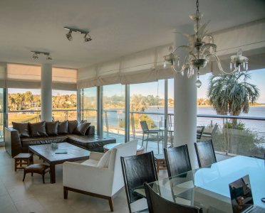 Venta Apartamento de 3 dormitorios en La Barra, Punta del Este.