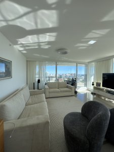 Venta, Apartamento de 3 dormitorios + dep. servicio en Roosevelt, Punta del Este, con amenities