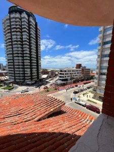 OPORTUNIDAD. Venta de apartamento en Península,  1 dormitorio a reciclar. Excelente ubicación.