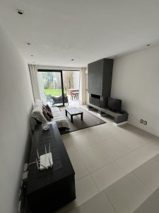 Alquiler de verano, Apartamento planta baja de 2 dormitorios en Manantiales, con jardín, jacuzzi y parrillero