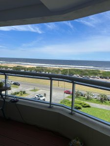 Venta de Apartamento frente al mar, 3 suites, en Playa Brava