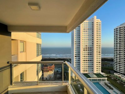 Alquiler temporal Apartamento 2 dormitorios y dependencia parada 10 Brava