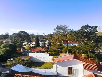 Apartamento De Dos Dormitorios, Piscina Y Parrillero