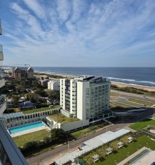 Venta 2 dormitorios en suite piso alto parada 10 Brava