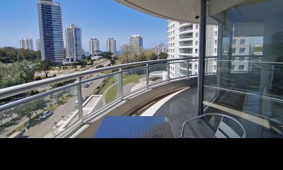 Ocean Drive Esquinero. 3 suites y dependencia de servicio.