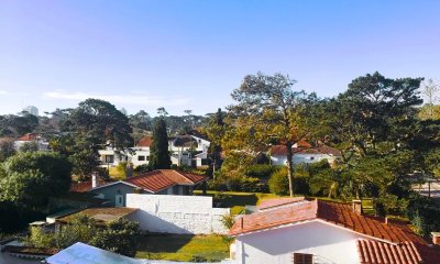 Apartamento De Dos Dormitorios, Piscina Y Parrillero