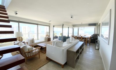 VENTA- ESPECTACULAR PENTHOUSE SOBRE ROOSEVELT.
