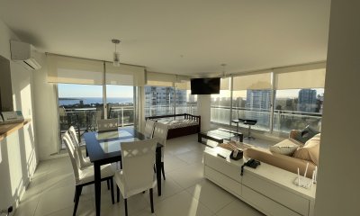 Venta y alquiler temporal de apartamento 2 dormitorios , torre con servicios en Av. Roosevelt
