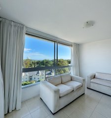 Venta de apartamento 3 dormitorios frente a punta shopping