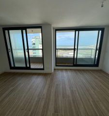 Venta de Apartamento con 2 dormitorios a pasos de playa brava