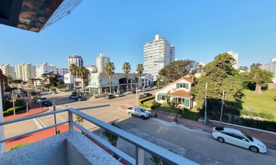 Venta Apartamento **RENOVADO** 2 Dormitorios y 2 baños en Península Punta del Este