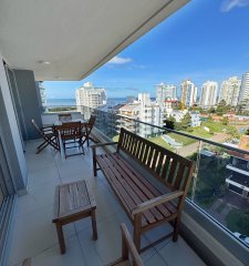 Venta departamento dos dormitorios, Torre Esmeralda Playa Brava, Punta del Este