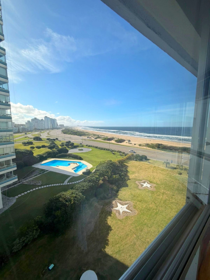 Venta de apartamento de 2 dormitorios en Playa Brava, Punta del Este