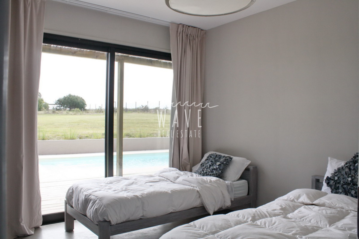 Casa ID.872 - CONFORTABLE CASA EN BARRIO CON SEGURIDAD A METROS DEL MAR. 