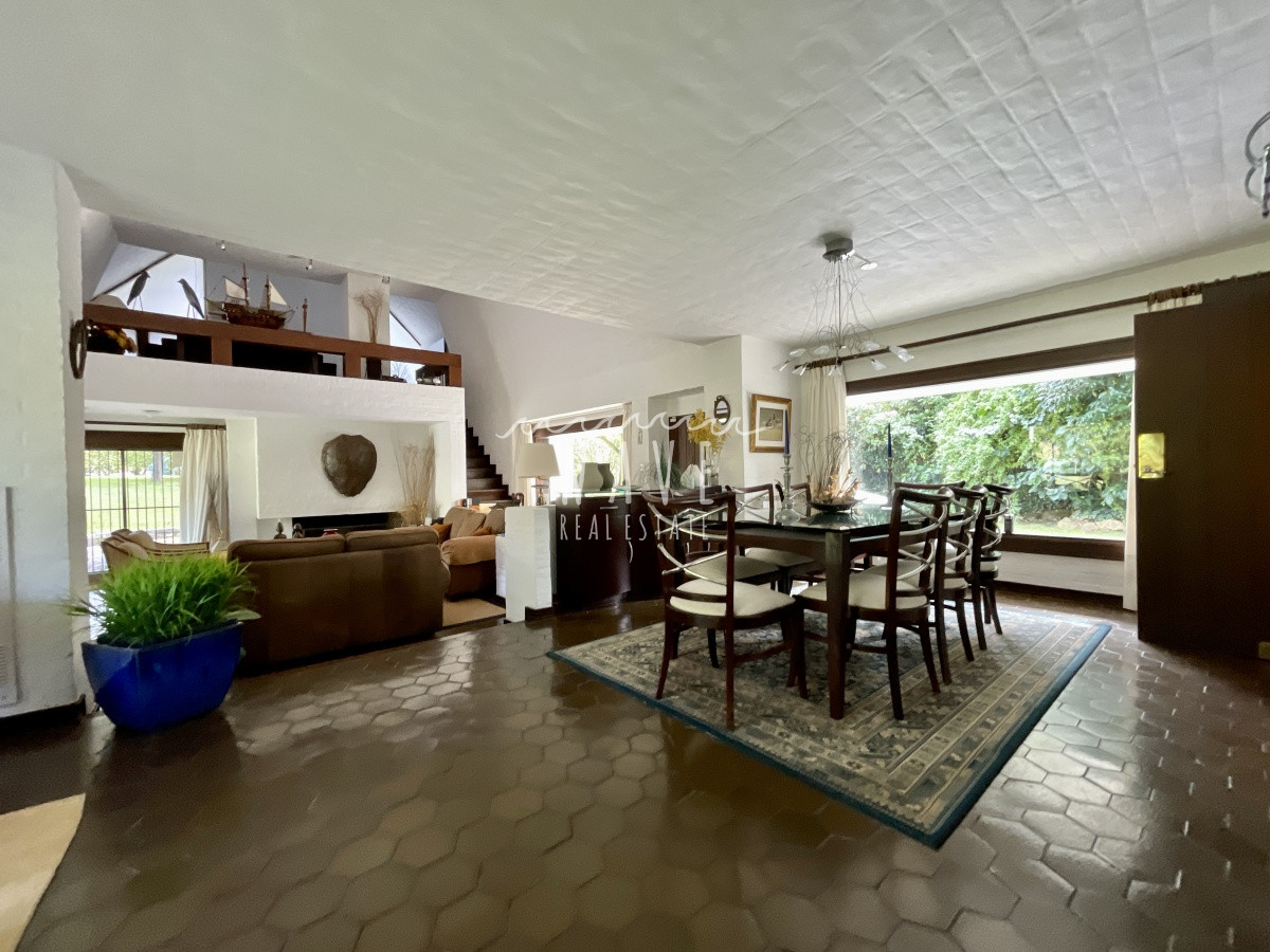 Casa ID.1562 - VENTA- MAGNIFICO CHALET EN ZONA GOLF- PUNTA DEL ESTE