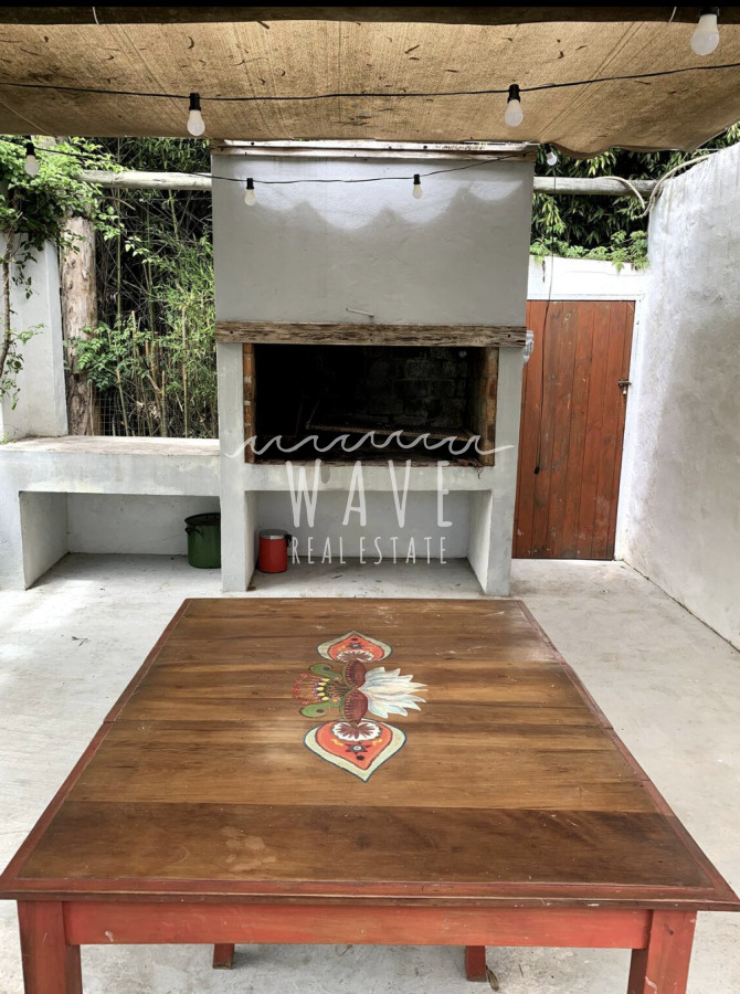 Casa ID.4716 - Venta de casa en El Tesoro,4 dormitorios y piscina.