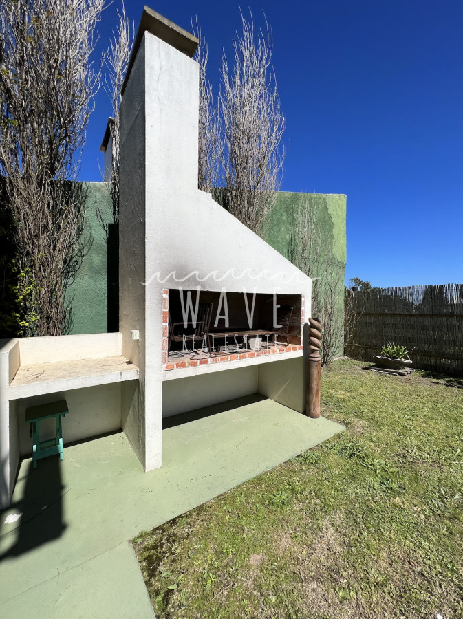 Casa ID.802 - Casa en Alquiler Temporal de Verano, con 3 dormitorios, en Balneario Buenos Aires, 50 metros del mar