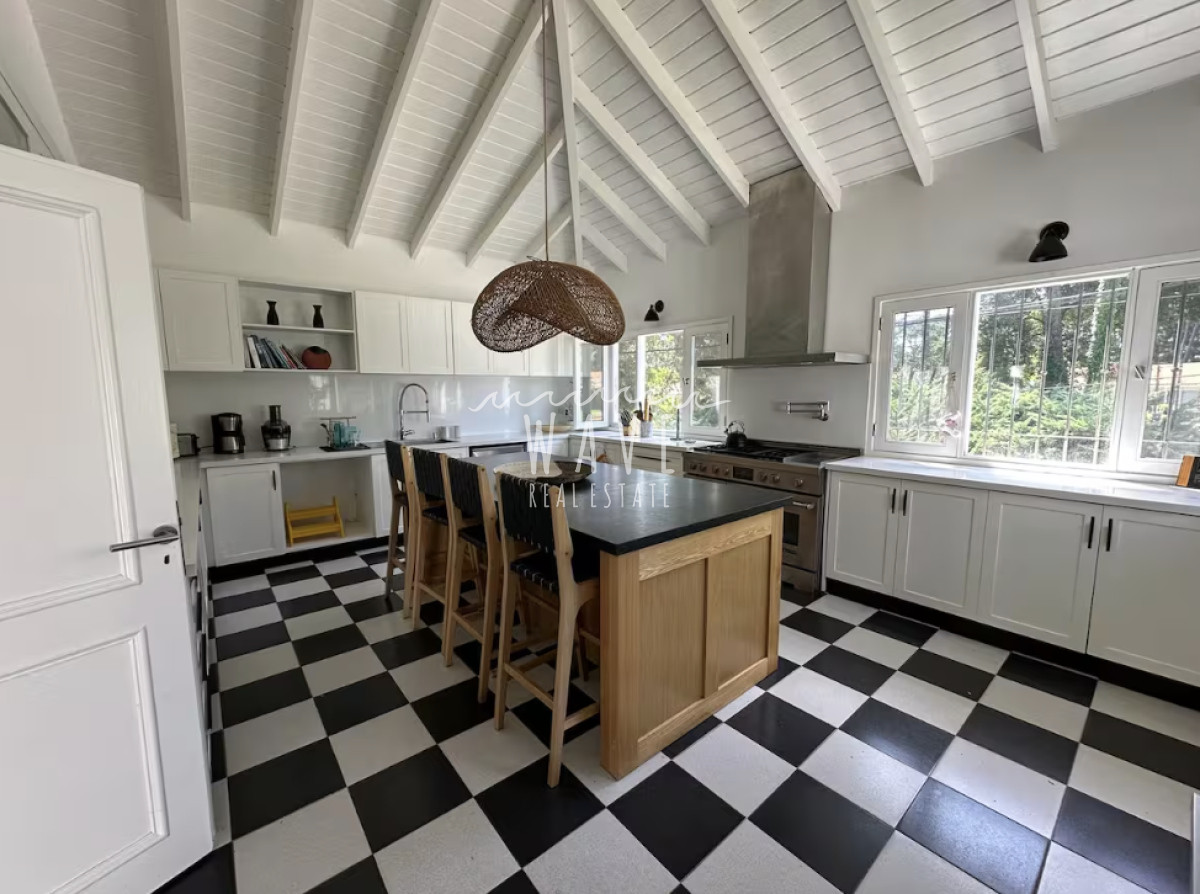 Casa ID.4923 - Alquiler de Verano, Casa de 4 dormitorios y dep. en San Rafael, piscina climatizada, ideal familia numerosa