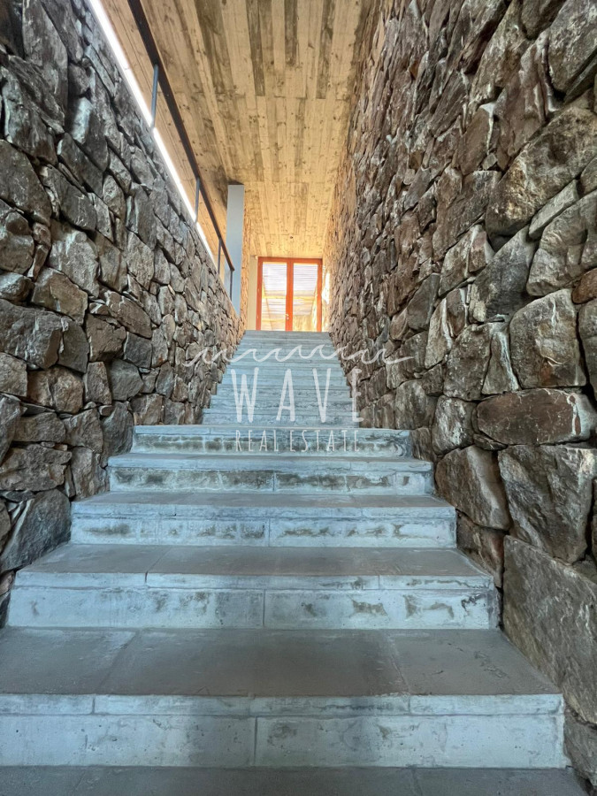 Casa ID.3946 - Casa en alquiler con 3 suites y casa de huespedes frente al mar, en El Chorro. 