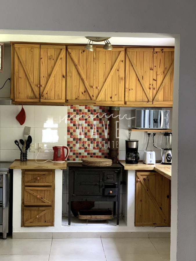 Casa ID.4716 - Venta de casa en El Tesoro,4 dormitorios y piscina.