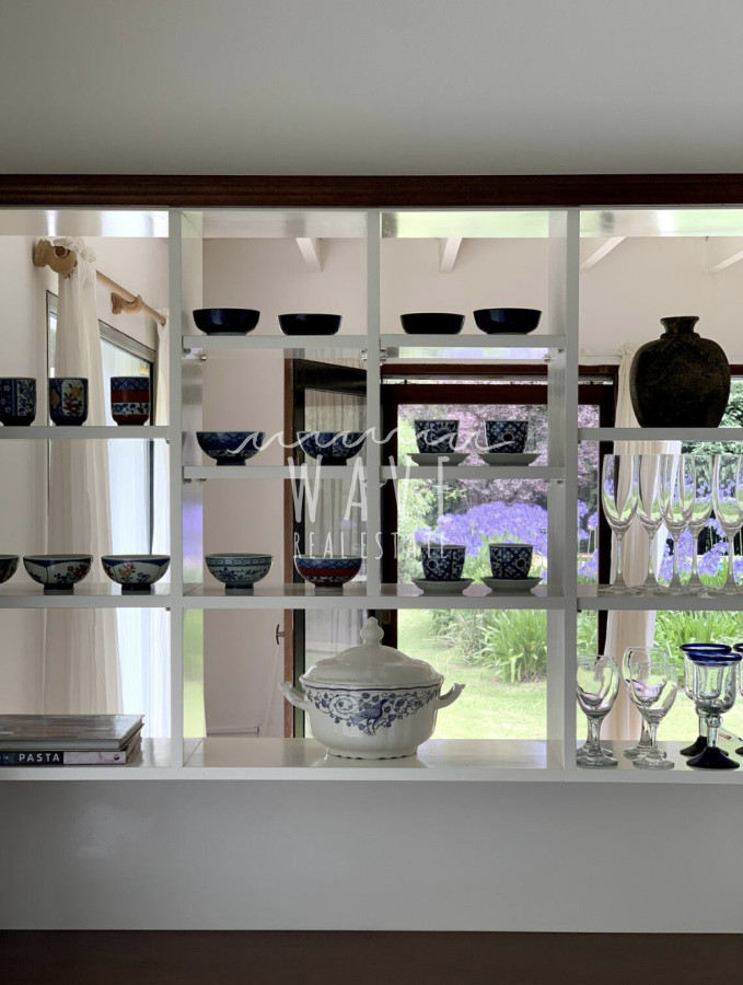 Casa ID.4716 - Venta de casa en El Tesoro,4 dormitorios y piscina.