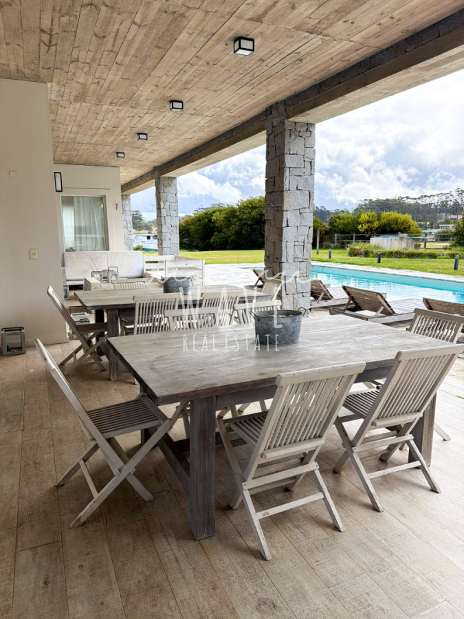 Casa ID.6136 -  Espectacular residencia de 6 suites en Laguna Estates | 5.000 m² de terreno y vista a Laguna Blanca