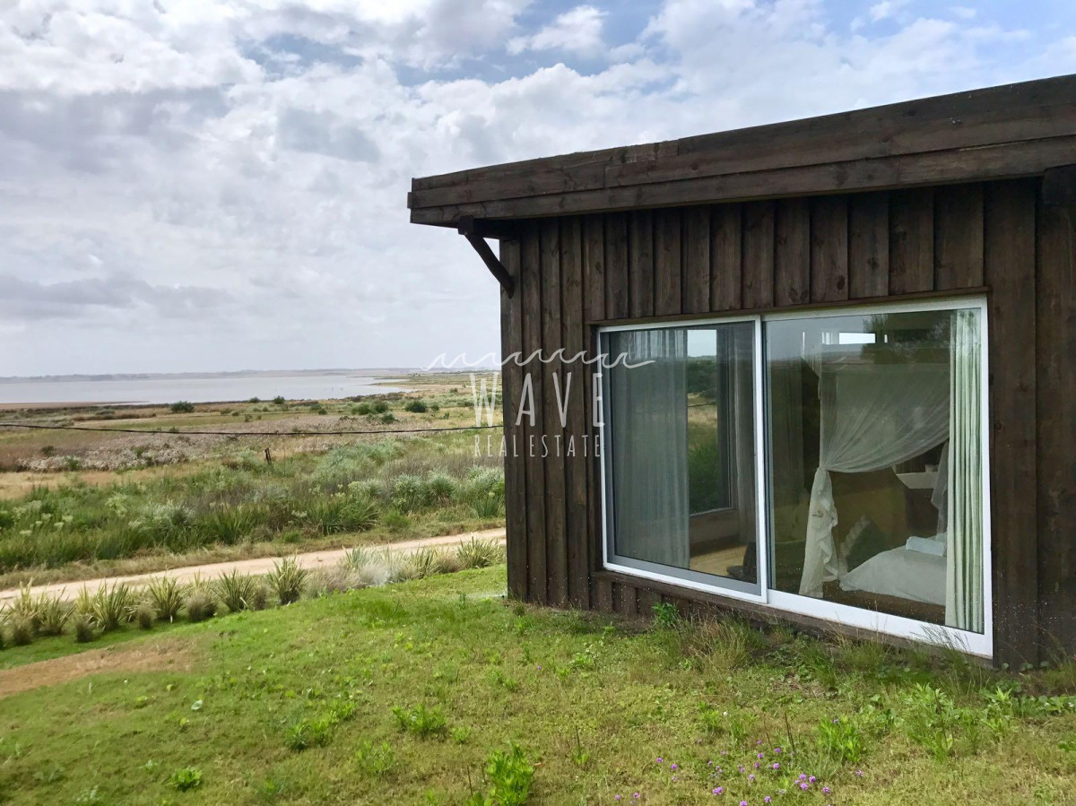 Casa ID.4581 - Alquiler de Verano, La Juanita, casa sobre laguna José Ignacio, cerca de la playa, 3 dormitorios. 