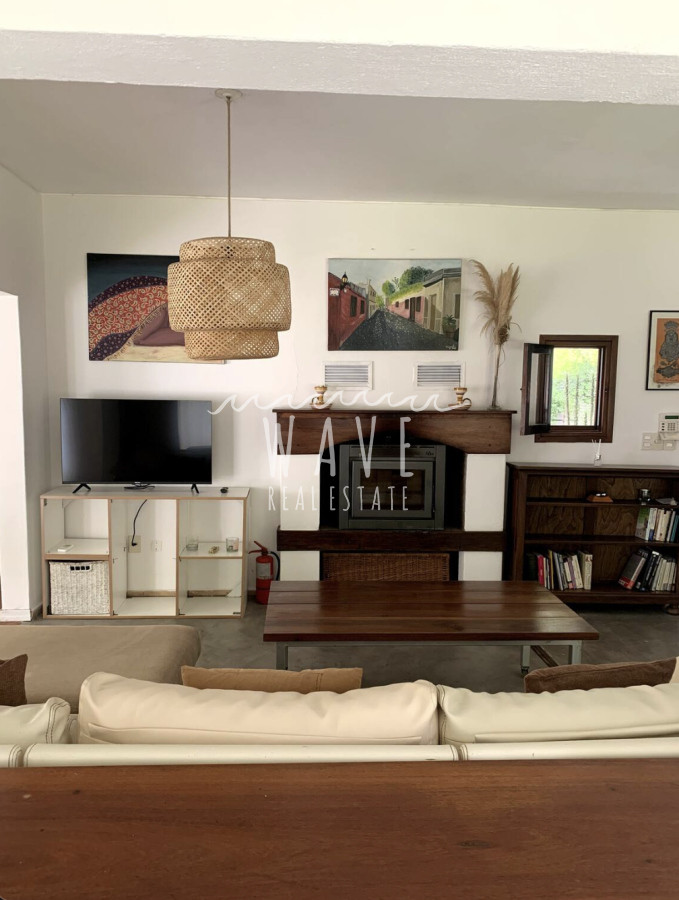 Casa ID.4716 - Venta de casa en El Tesoro,4 dormitorios y piscina.