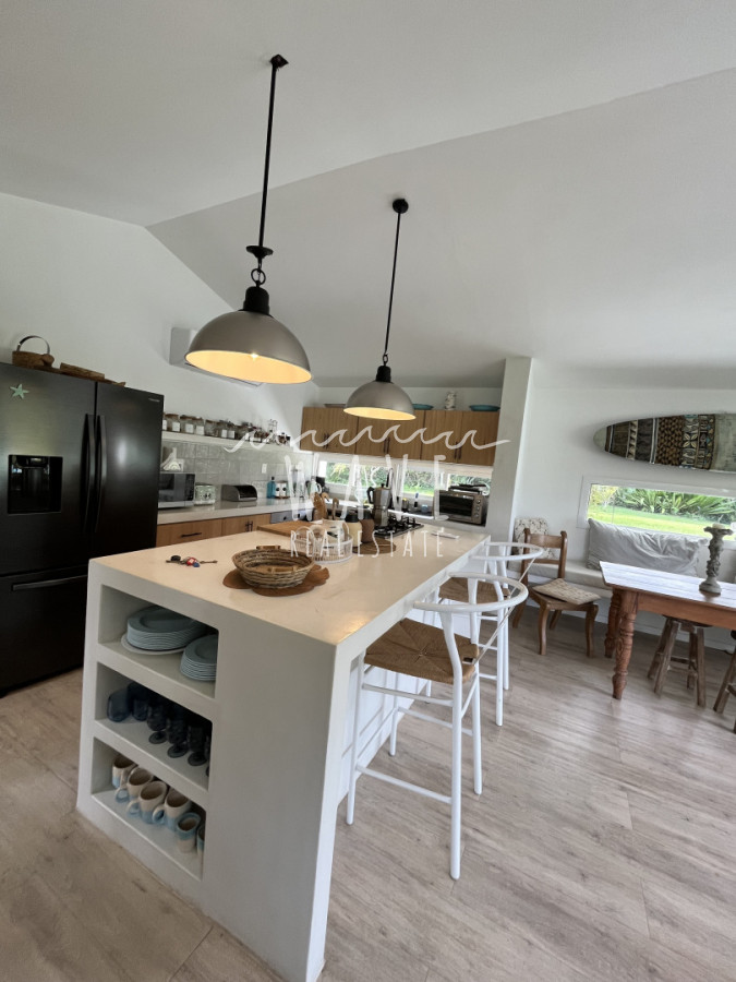 Casa ID.5473 - Venta de casa de 5 dormitorios en El Golf, Punta del Este