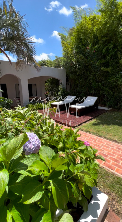 Casa ID.1040 - Alquiler Temporal La Barra, zona céntrica, a 1 cuadra Ruta 10, Ideal familias numerosas.