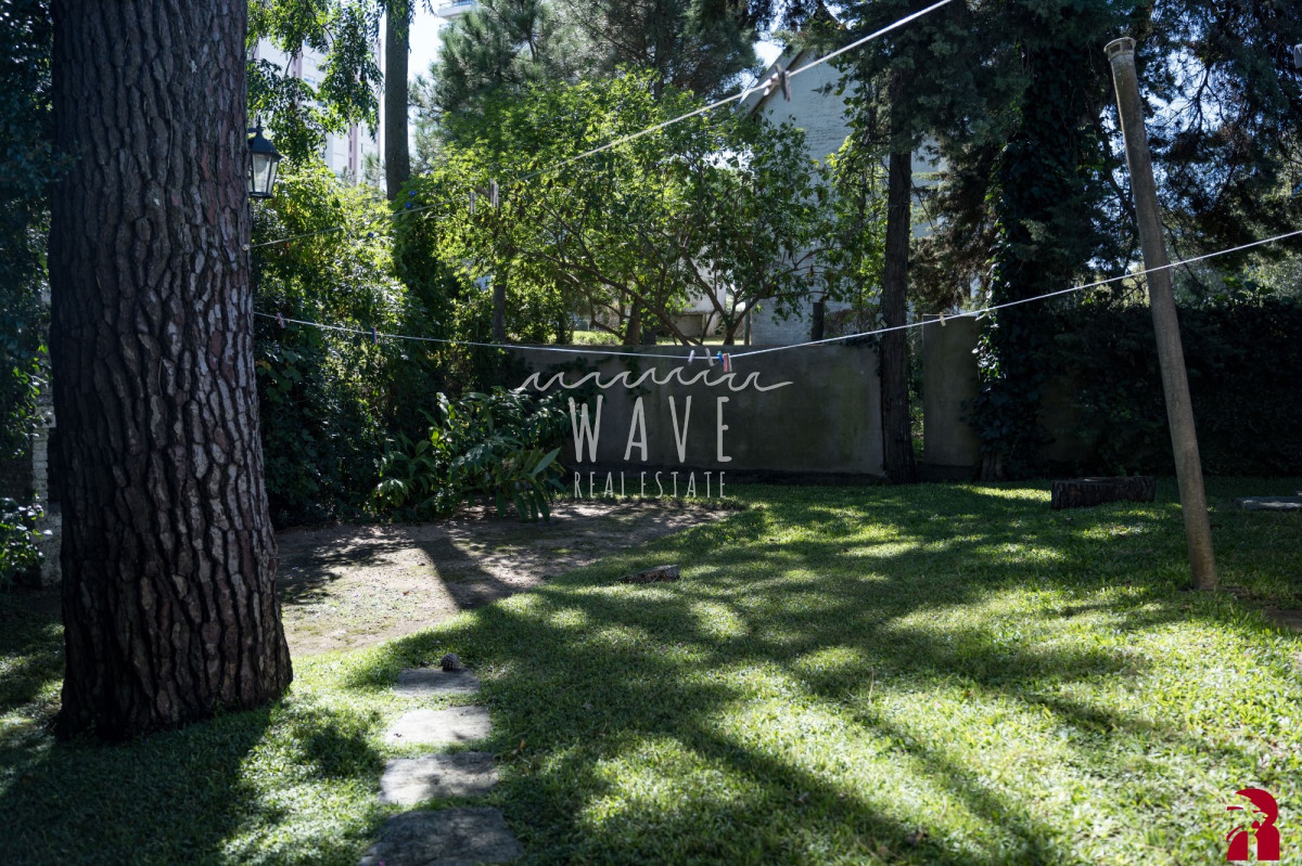 Casa ID.5308 - Venta de casa de 4 dormitorios + dep. en Cantegril, Punta del Este