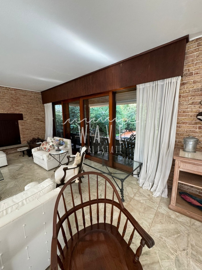 Casa ID.4421 - Venta espectacular Casa de 4 dormitorios en Mansa, Punta del este 