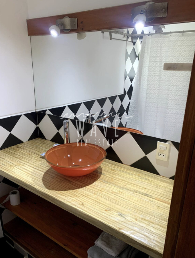 Casa ID.4716 - Venta de casa en El Tesoro,4 dormitorios y piscina.