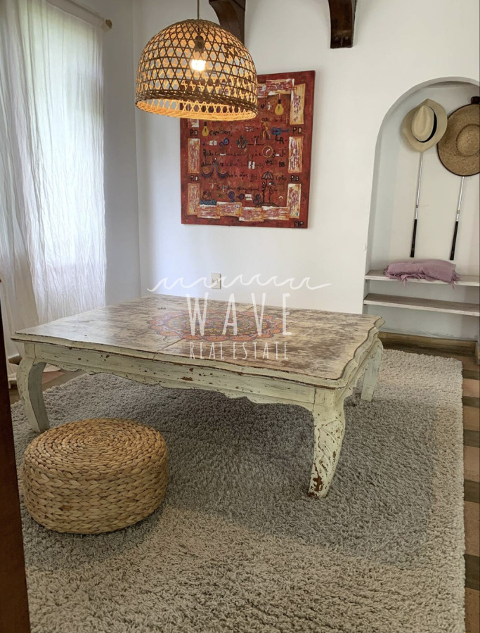 Casa ID.4716 - Venta de casa en El Tesoro,4 dormitorios y piscina.