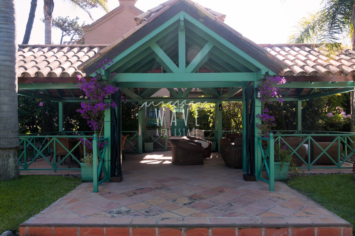 Casa ID.1217 - Alquiler Temporal de Casa de 4 dormitorios, en Montoya, La Barra, Punta del Este.