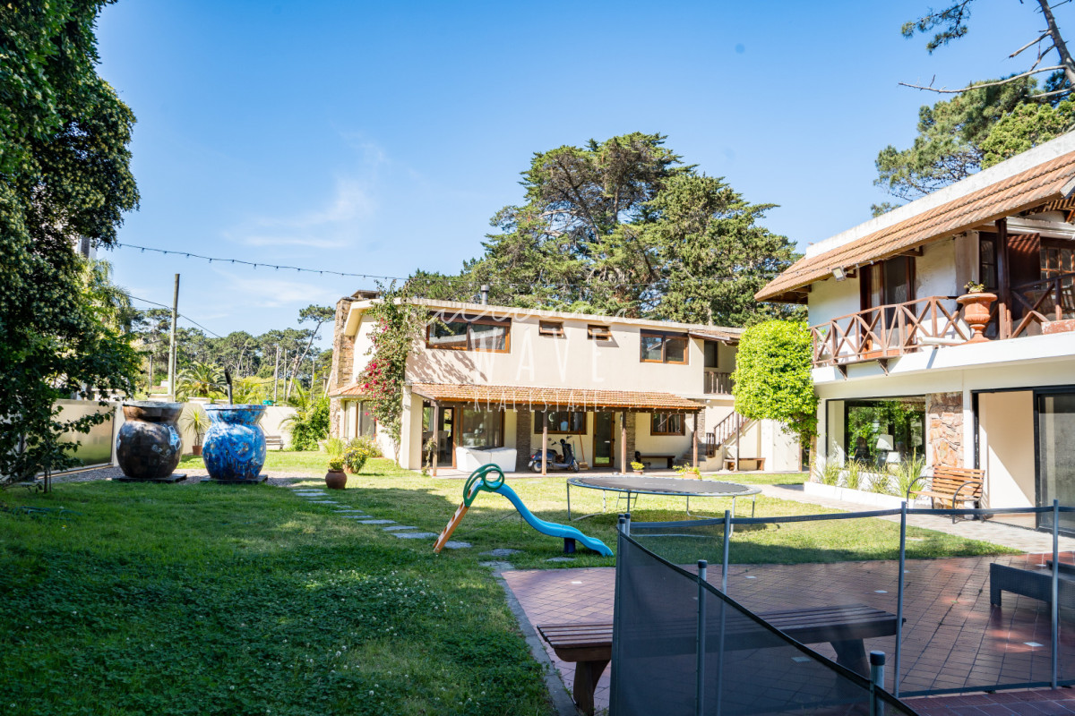 Casa ID.5035 - Alquiler temporal Casa San Rafael Punta del Este, 8 suites, 200 mts del mar! 