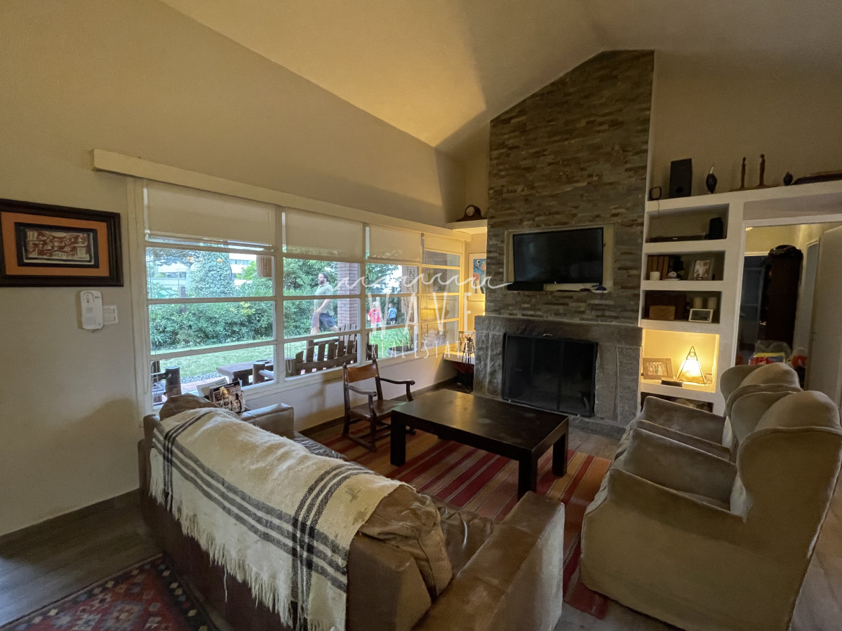 Casa ID.5057 - Hermoso chalet en playa mansa en alquiler de temporada 