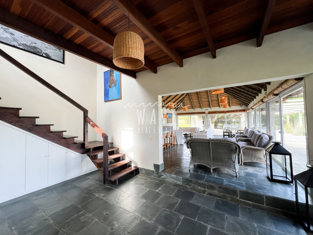 Casa ID.6136 -  Espectacular residencia de 6 suites en Laguna Estates | 5.000 m² de terreno y vista a Laguna Blanca