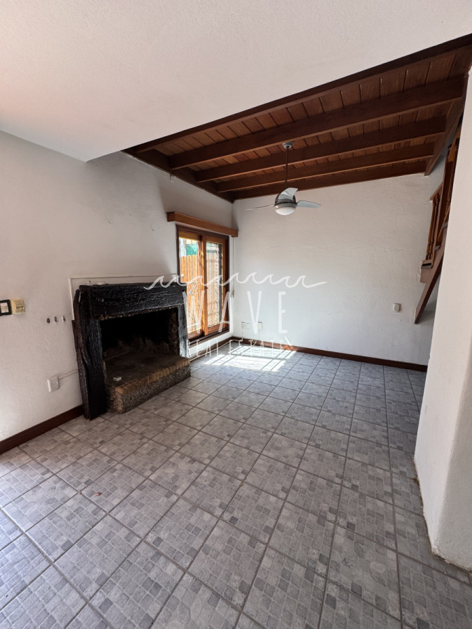 Casa ID.4809 - Maldonado, Casa en Alquiler Anual zona colegios. 2 dormitorios.