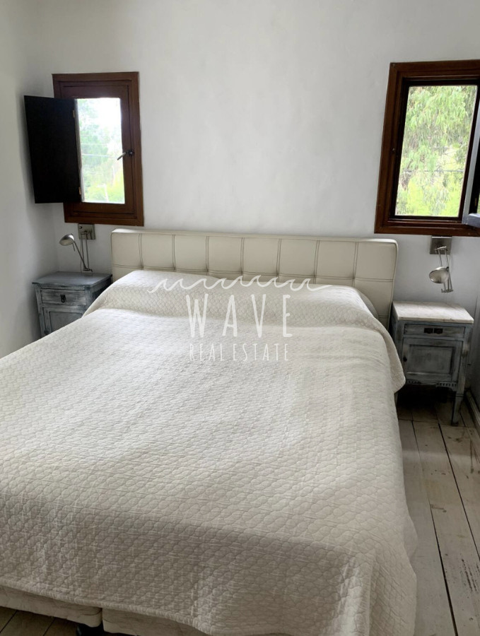 Casa ID.4716 - Venta de casa en El Tesoro,4 dormitorios y piscina.